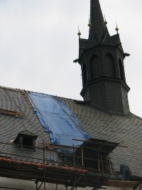 Pohled na opravy střechy klášterního kostela 2009